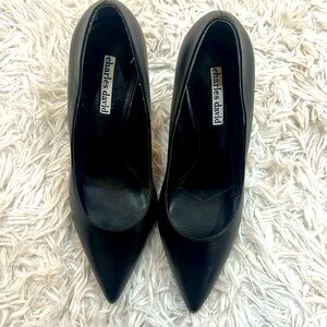 New without tags/box Charles David black leather pumps heels!!